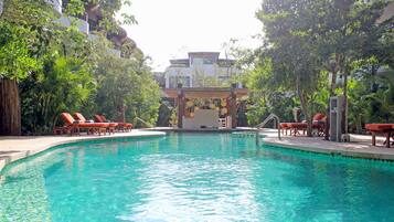 2 albercas al aire libre y camas balinesas gratuitas