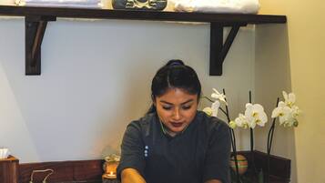 Couples treatment room(s), body treatments, body scrubs, facials