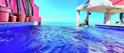 室外泳池