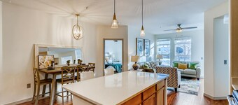 Pottery Barn Perfect Steps 2 LightRail, Mall, Restaurants, Shop, Schwab,Skyridge