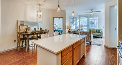 Pottery Barn Perfect Steps 2 LightRail, Mall, Restaurants, Shop, Schwab,Skyridge