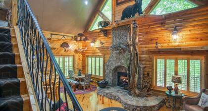 Iron Mountain Lodge - Beautiful Cabin with New Hot Tub & Views of Forests and Mountains! by RedAwning