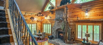 Iron Mountain Lodge - Beautiful Cabin with New Hot Tub & Views of Forests and Mountains! by RedAwning