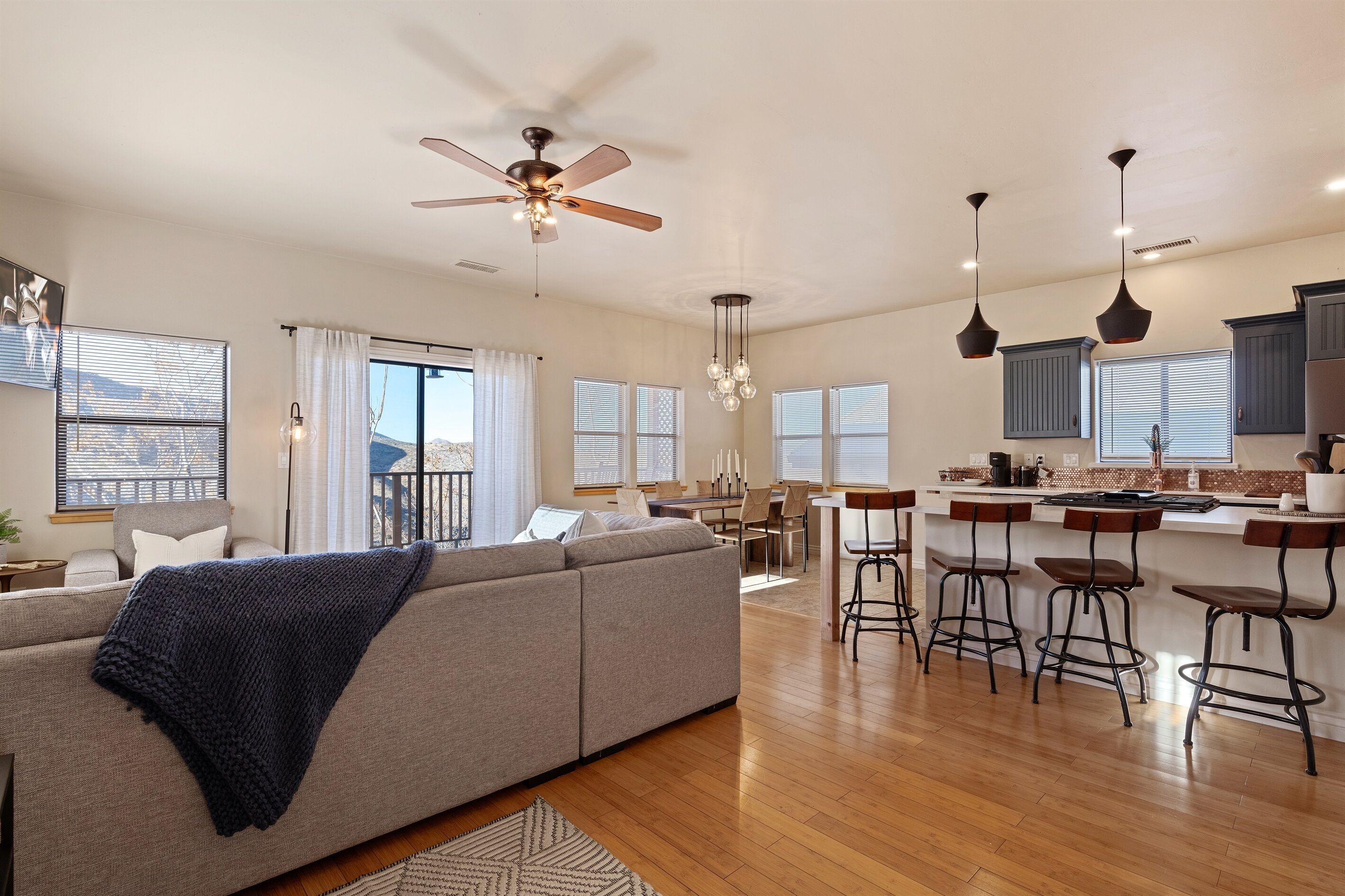 Smart-TV, bordtennis og bøker