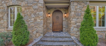 Kinloch Place | 7 Bedroom Estate in Hendersonville