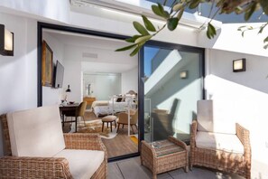 3 bedrooms, in-room safe, desk, iron/ironing board - Stupendo-3br-suite & Terrace- Center- A/conditioning (Lisboa)