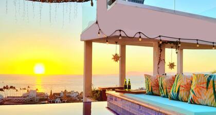 Stunning Ocean View Loft, Sunsets, walk to Beach & Malecón/Boardwalk-Safe Loc