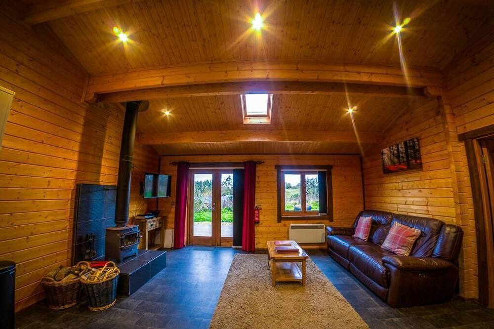 Cranborne Lodge - Couples lodge with hot tub
