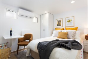 1 bedroom, iron/ironing board, travel cot, free WiFi