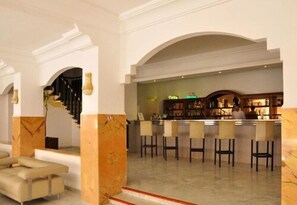 住宿內酒吧