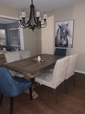 Dining - Inviting/Cozy Home in Medical Center - Beautiful home to stay!! (Houston)
