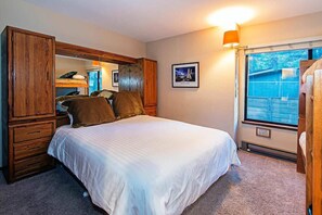 Condo, Multiple Beds, Hot Tub, Mountain View