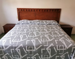 Standard Double Room, 1 Double Bed | Iron/ironing board, free WiFi, bed sheets - Hotel Posadas Ocampo Rotamundos (Salvatierra)