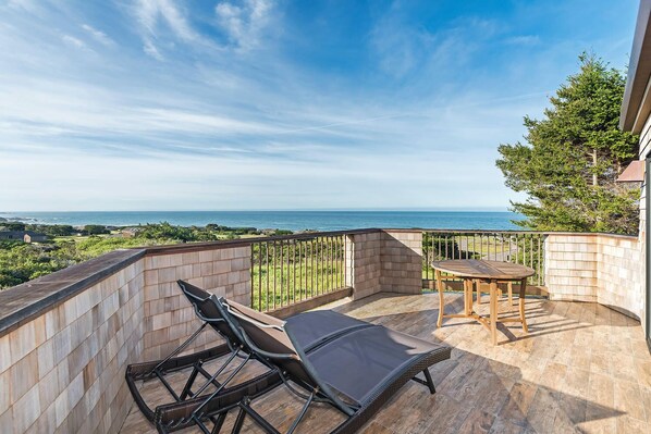 House, Multiple Beds, Hot Tub, Ocean View | Balcony