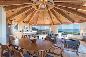 House, Multiple Beds, Hot Tub, Ocean View | Private kitchen | Fridge, microwave, oven, stovetop - Panorama (Sea Ranch)