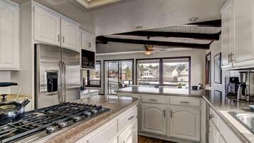 House, Multiple Beds, Hot Tub, Mountain View | Private kitchen | Full-size fridge, microwave, oven, stovetop