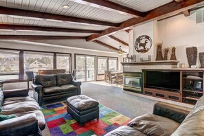 House, Multiple Beds, Hot Tub, Mountain View | Living room - Heavenly Harbor (South Lake Tahoe)
