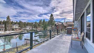 House, Multiple Beds, Hot Tub, Mountain View | Balcony