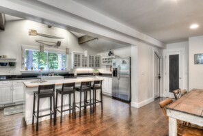 House, Multiple Beds (Bearadise) | Private kitchen | Full-size fridge, microwave, oven, stovetop - Bearadise (Tahoma)