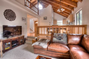Living area - Glacier Forest Getaway HOA Access! (Truckee)