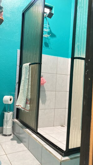 Handtücher, Seife, Toilettenpapier