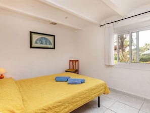 3 chambres, fer et planche à repasser, accès Internet