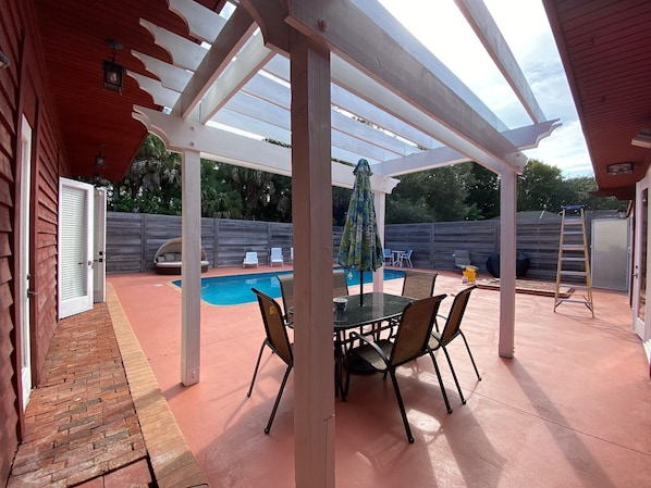 Outdoor pool, a heated pool