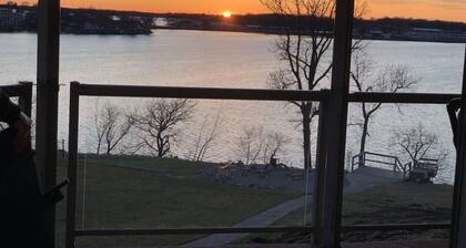 Lovely Okoboji Condo