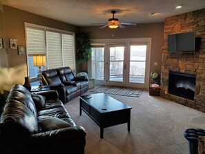 Smart TV, fireplace, DVD player