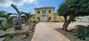 Exterior - Private Villa Resort (Santa Cruz)