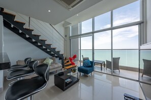 TV - New oceanfront duplex  (Cartagena)