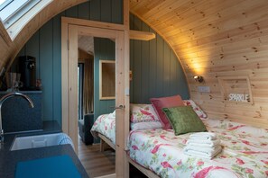 1 chambre, literie fournie