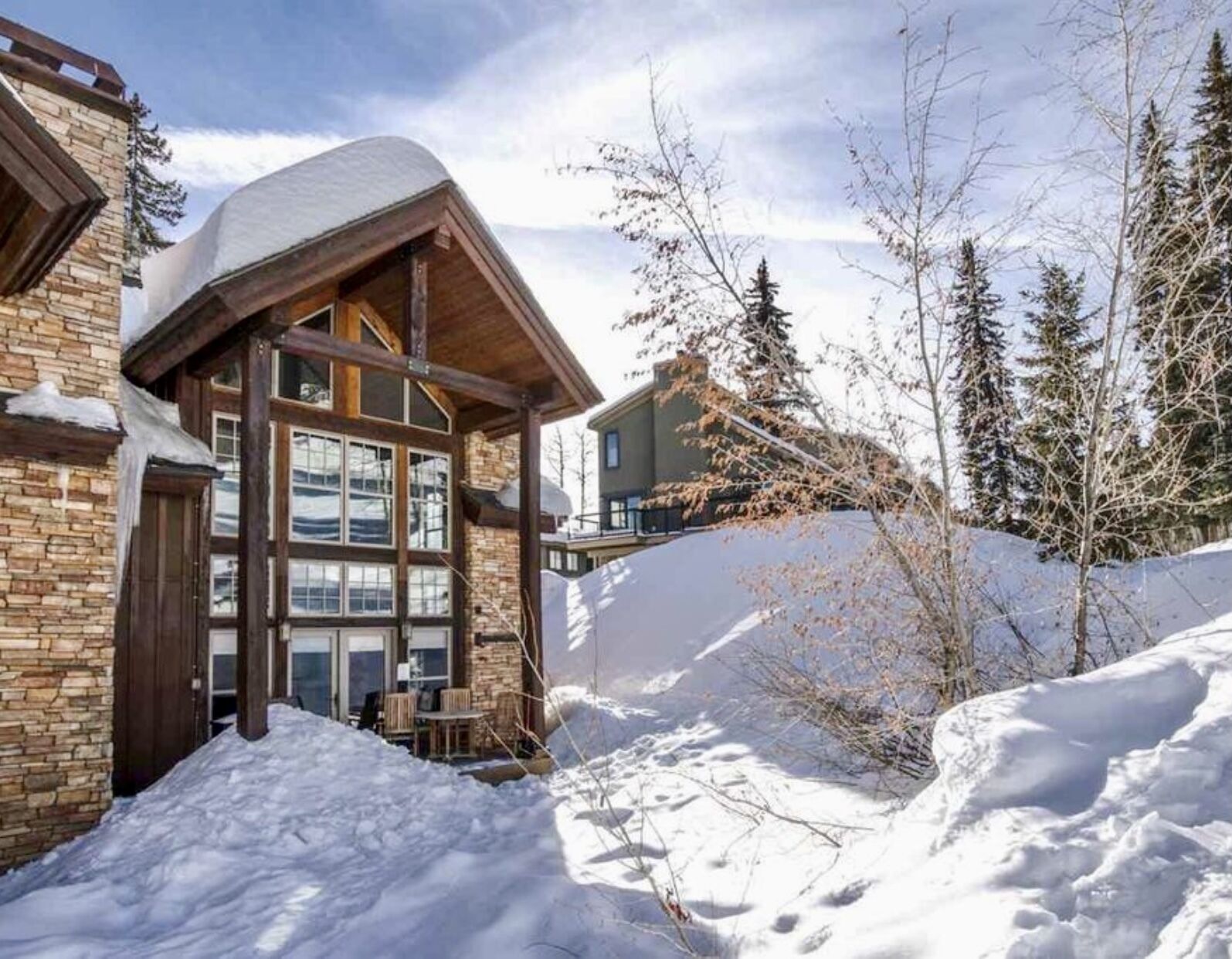 Mid-Century Mountain Ski in/Ski Out Luxury Chalet - Best Location