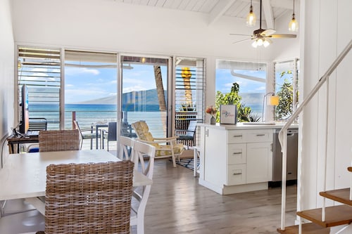 Radiant Oceanfront 3bd condo with stunning views