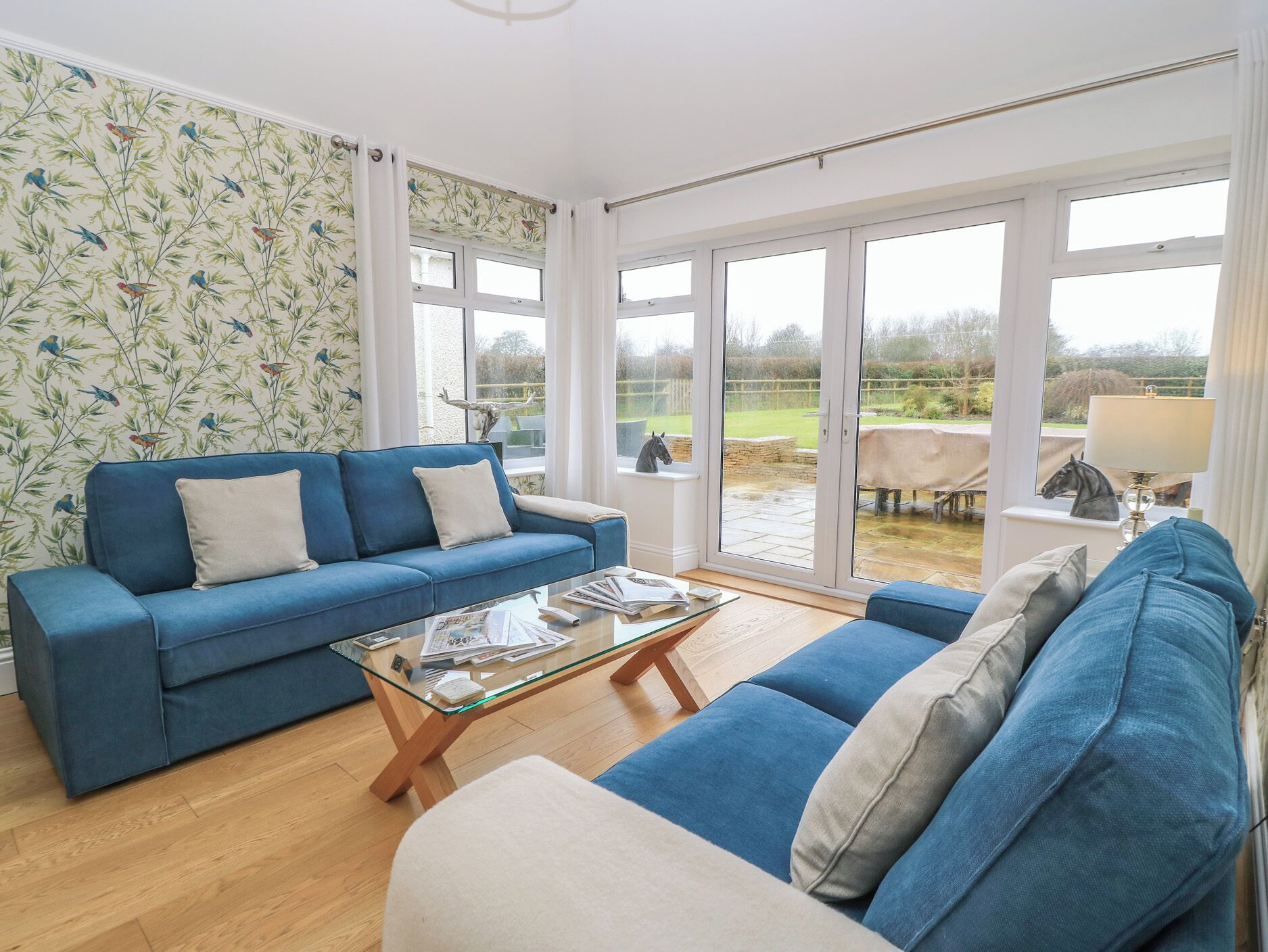 The Little Paddock, Pet Friendly, With Hot Tub In Malmesbury - Wiltshire