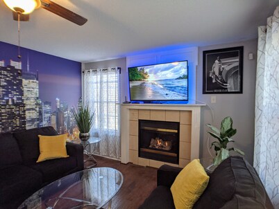 Overland Park Downtown | Comfy, Clean & Safe house on Hardy