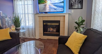 Overland Park Downtown | Comfy, Clean & Safe house on Hardy