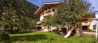 Holiday home in a central location