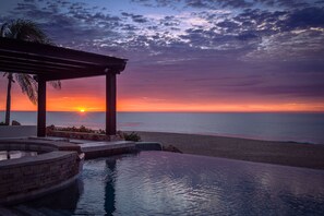 Spa - 4BR Luxury Beachfront Home on Swimmable Beach (Los Cabos)