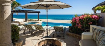 4BR Luxury Beachfront Home on Swimmable Beach