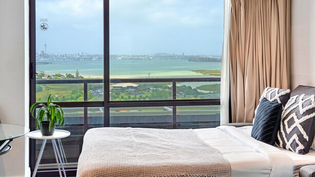 Unclassified image, 1 of 34, button - Sea & City Views Takapuna Studio (Auckland)