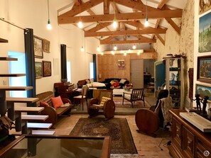 Interior - Renovated farmhouse (Saint-Jean-de-Maruéjols-et-Avéjan)