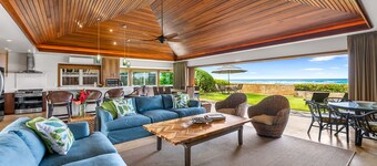 Hale Makai at Diamond Head: Stunning Oceanfront Estate w/Private Pool & AC