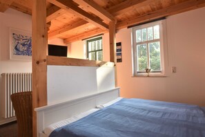 2 Schlafzimmer, Reisekinderbett, Bettwäsche