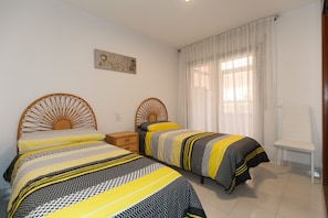 2 bedrooms, iron/ironing board, bed sheets