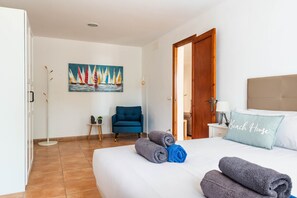 4 dormitorios, caja fuerte, tabla de planchar con plancha y wifi gratis