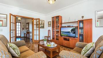TV, DVD player