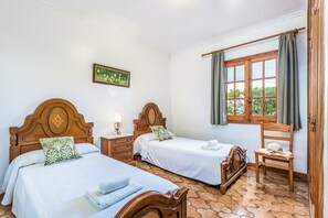 4 Schlafzimmer, Zimmersafe, Bügeleisen/Bügelbrett, kostenloses WLAN