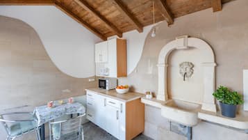 Quarto duplo (Twin Room with Shared Bathroom) | Comodidades da propriedade