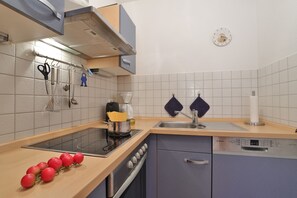 Refrigerador, microondas, horno y lavavajillas 